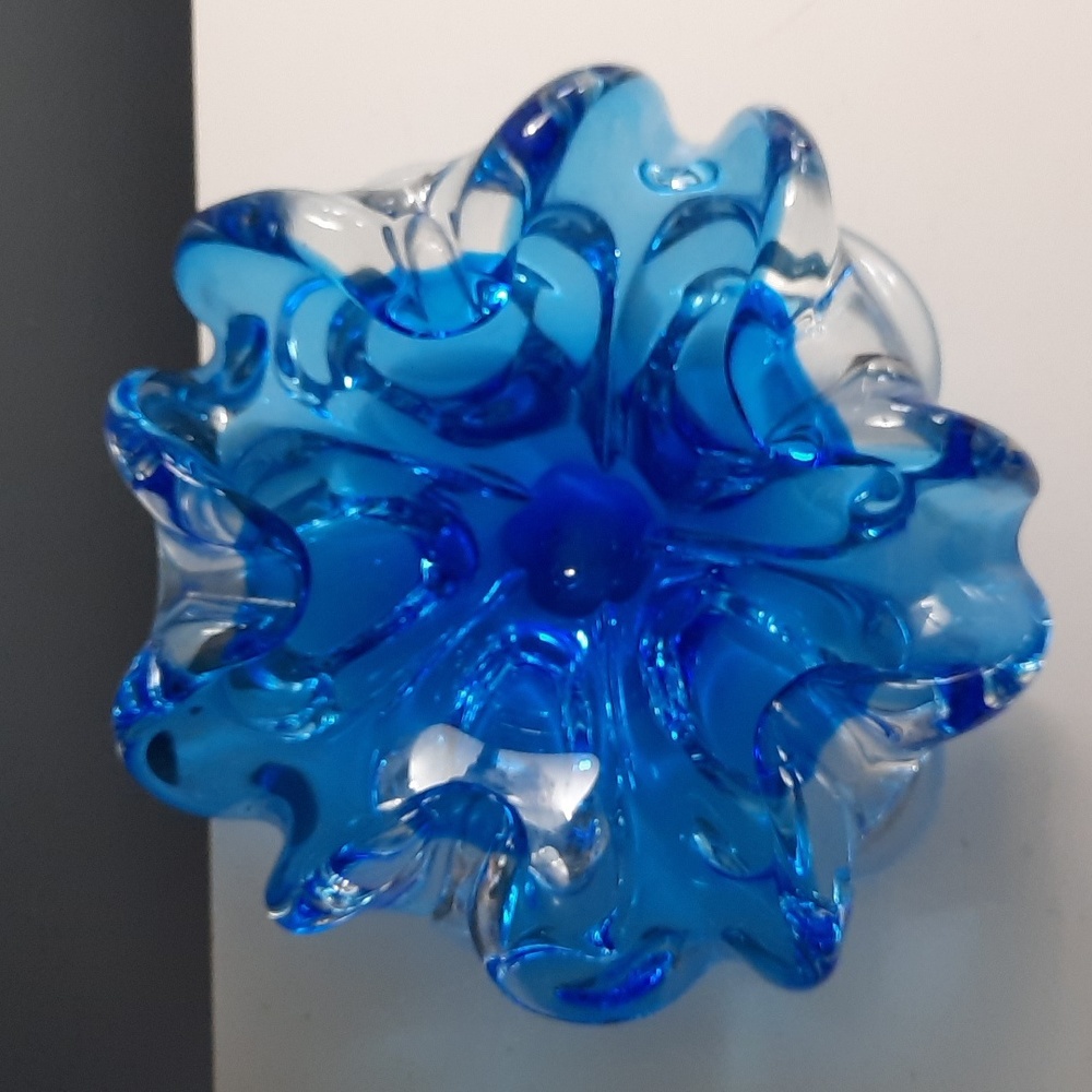 Azure blue Art Glass Bowl - Picture 3 of 4